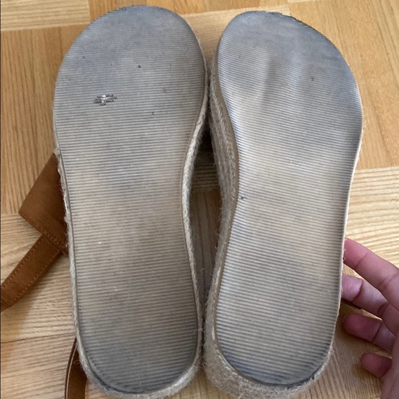 Chic Brown Sandals - Picture 3 of 4